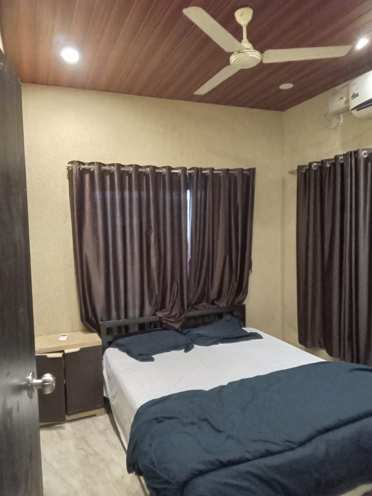 Quiet, AC bedrooms